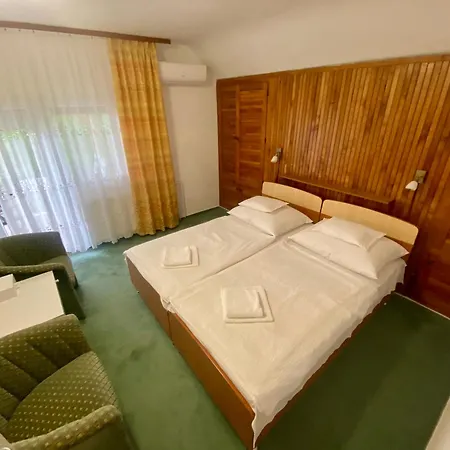 Casa de hóspedes Angéla *